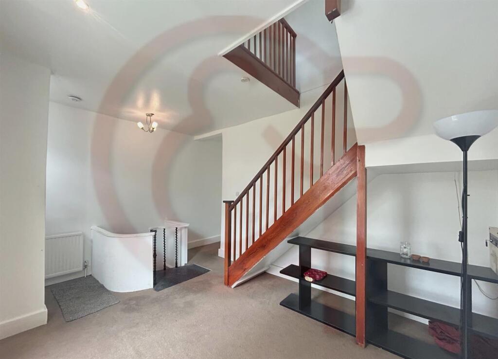 Entrance reception 1.jpg