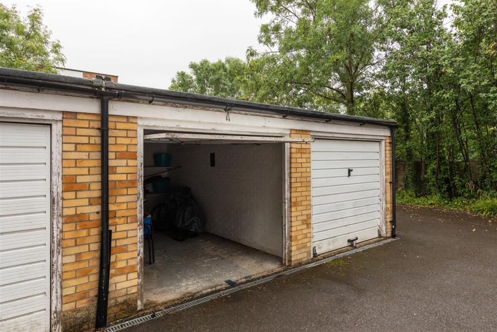 Chingford Avenue, E4