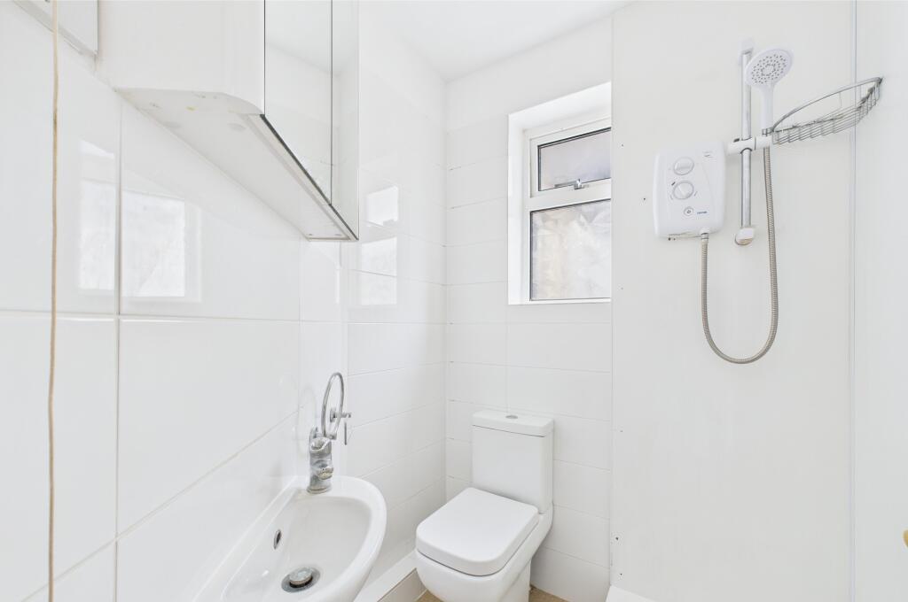 CAM02545G0-PR0406-STILL010