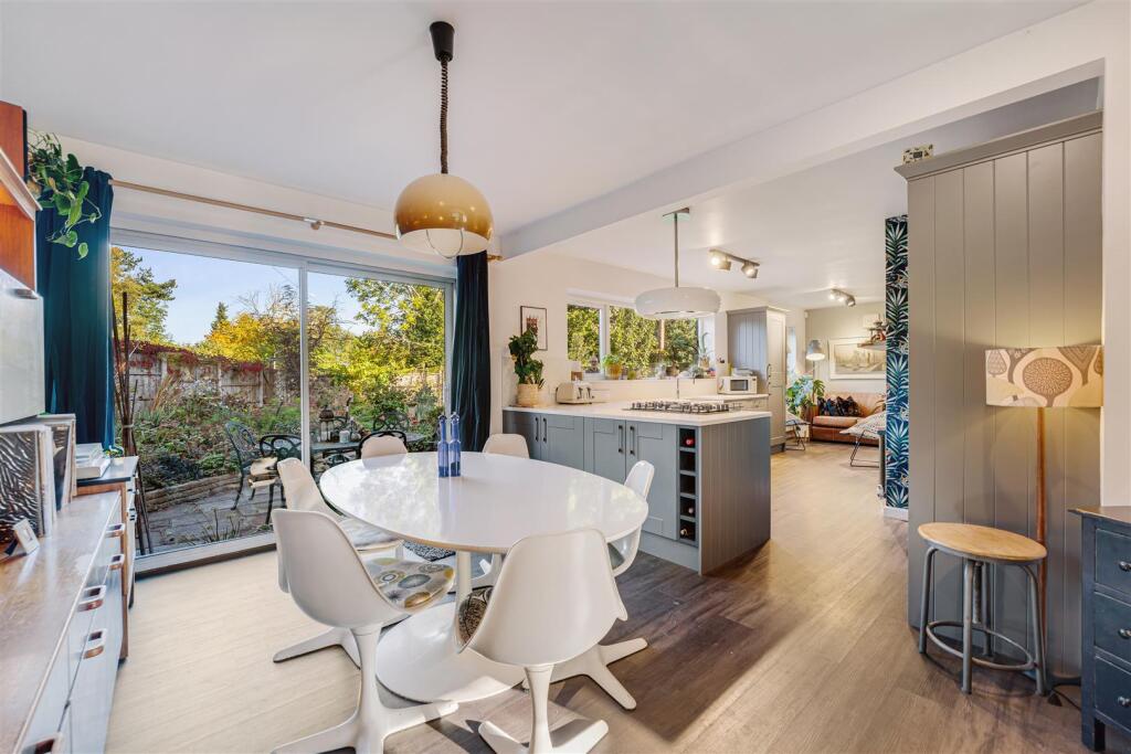 Live In Dining Kitchen