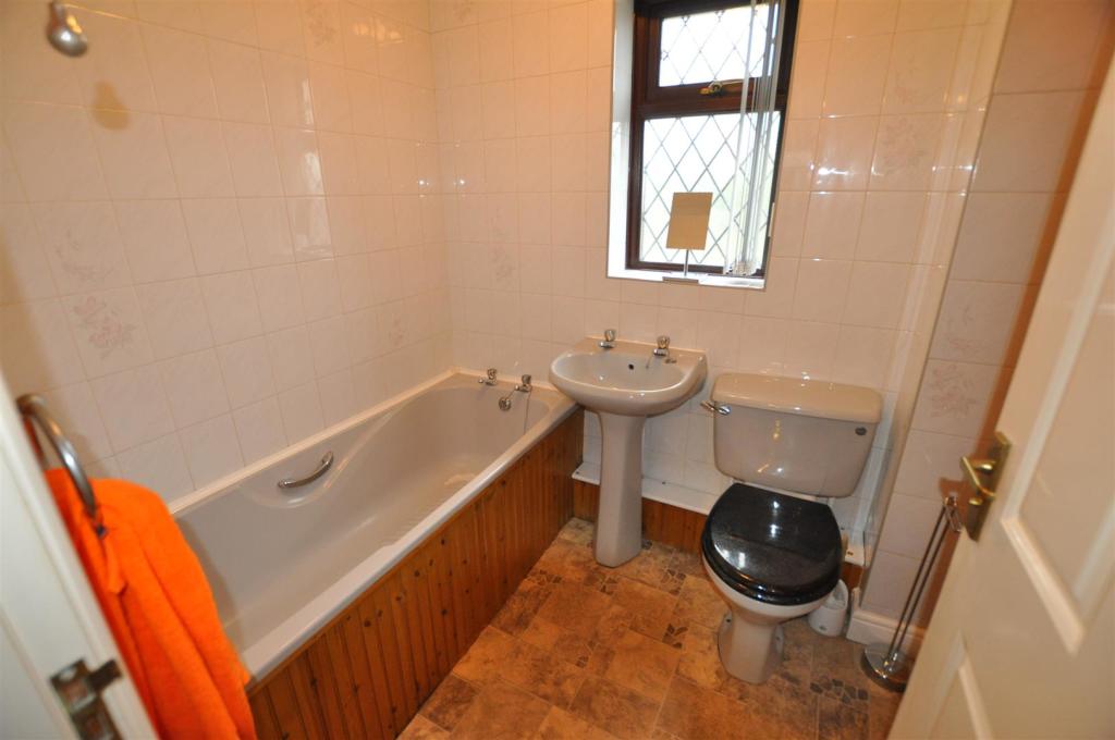 Bathroom.JPG