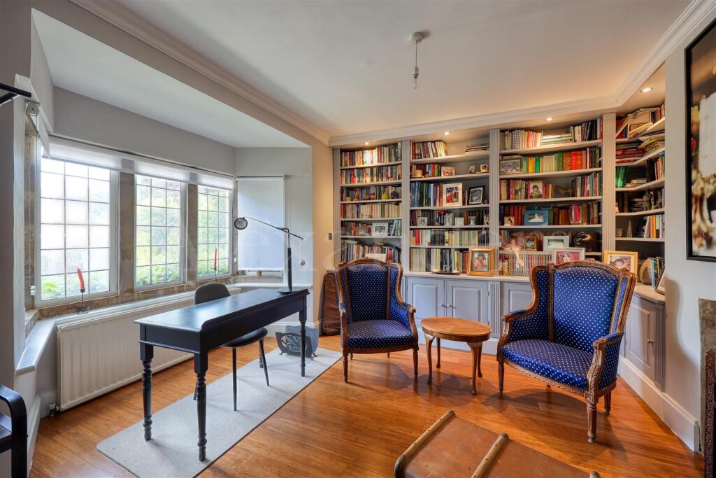 Sitting Room/ Library