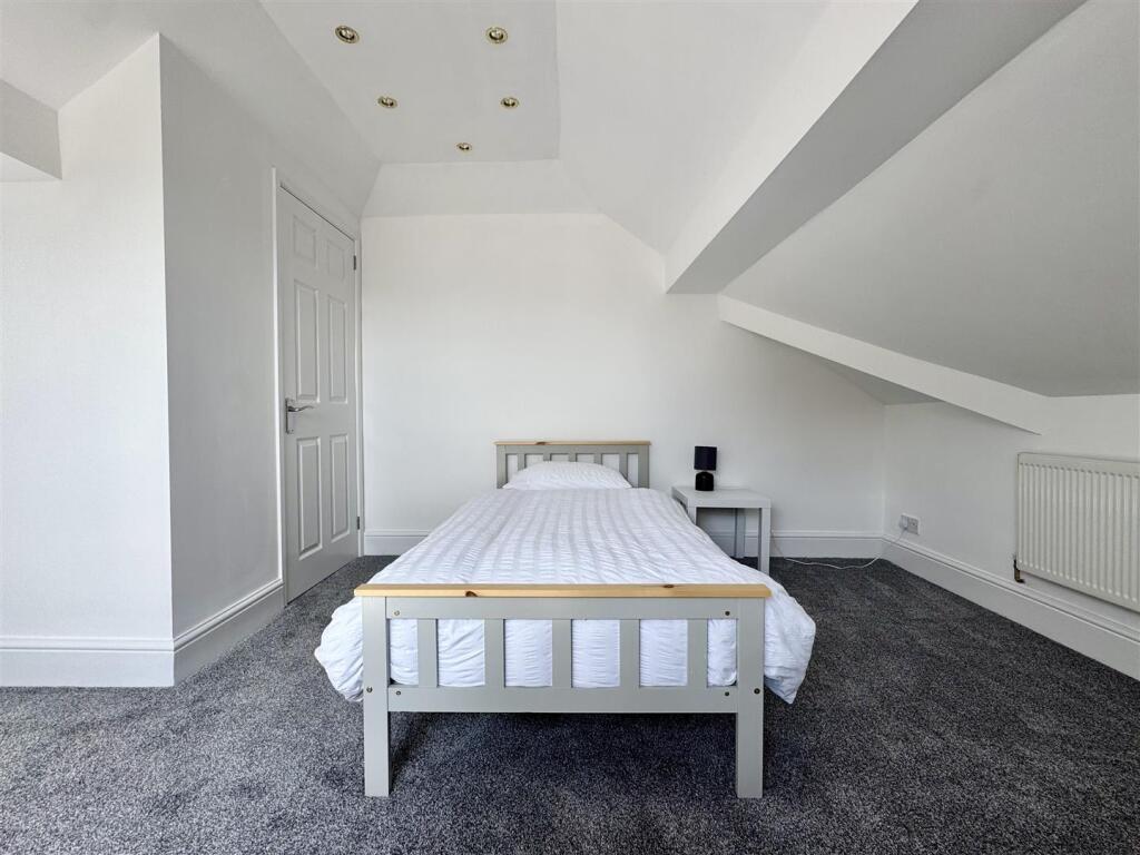 Bedroom 3 (3).jpeg