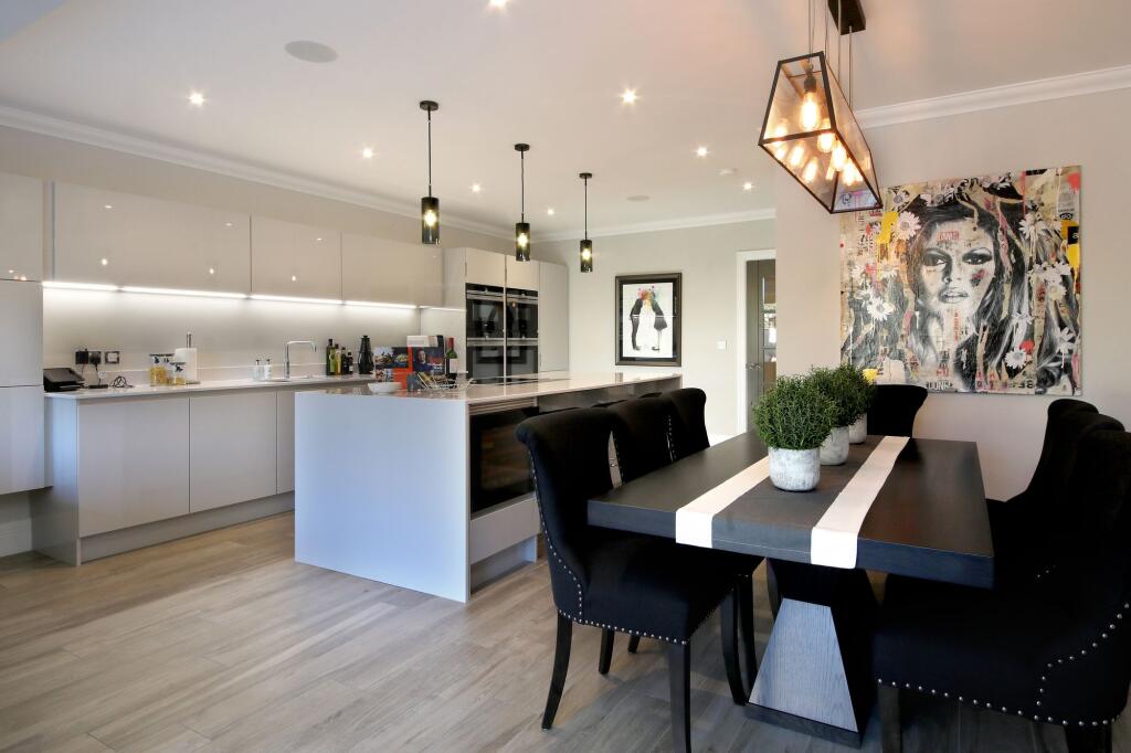 Kitchen/Dining