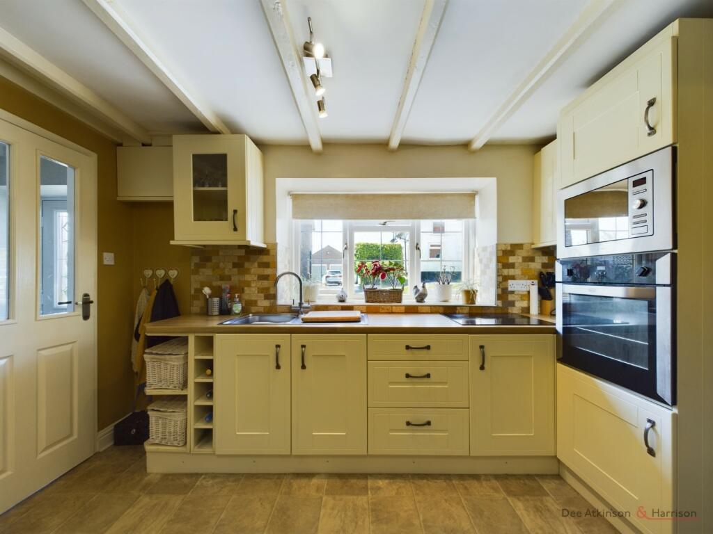 Kitchen/Dining Room