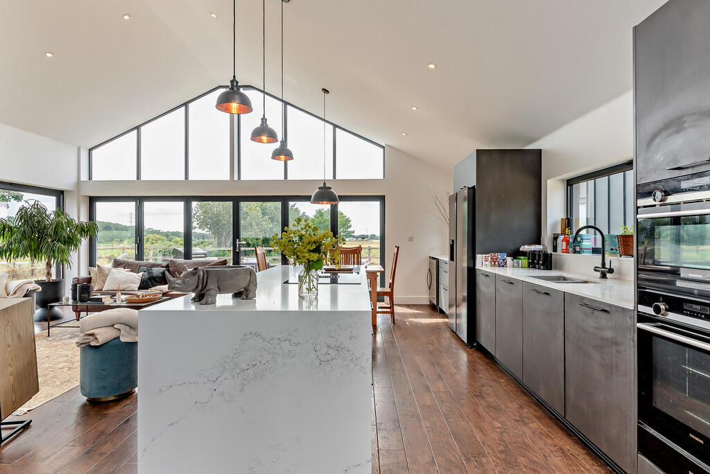 8656824-interior0...