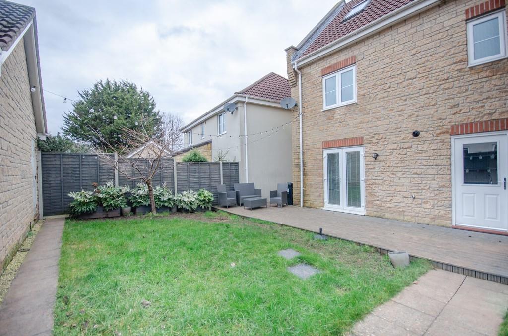 Rear garden pic 2.jpg
