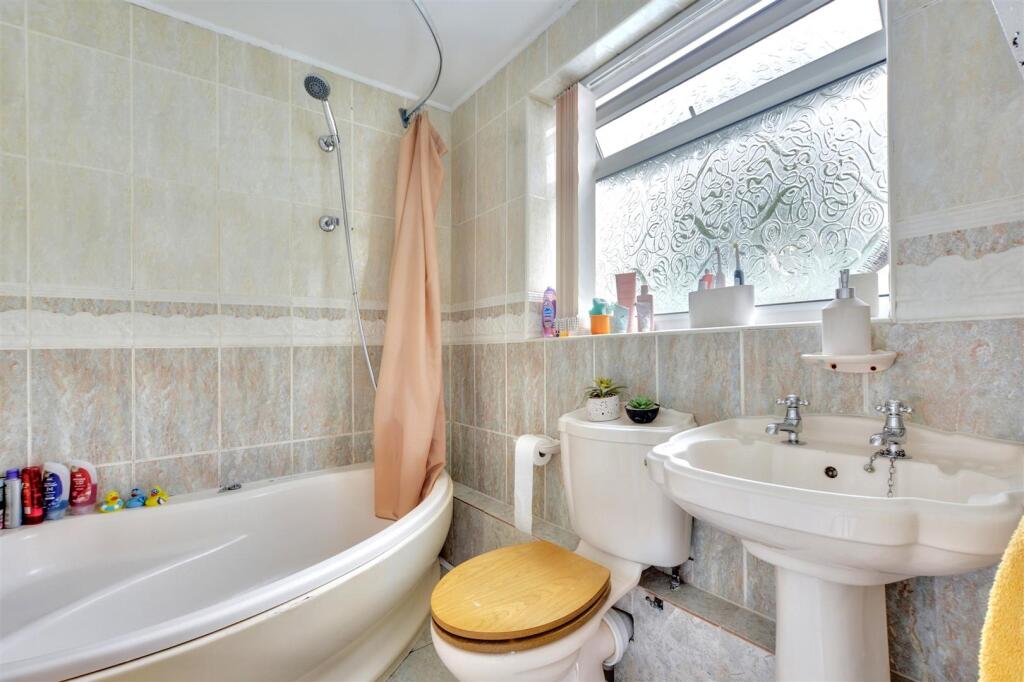 Bathroom_ (2).jpeg