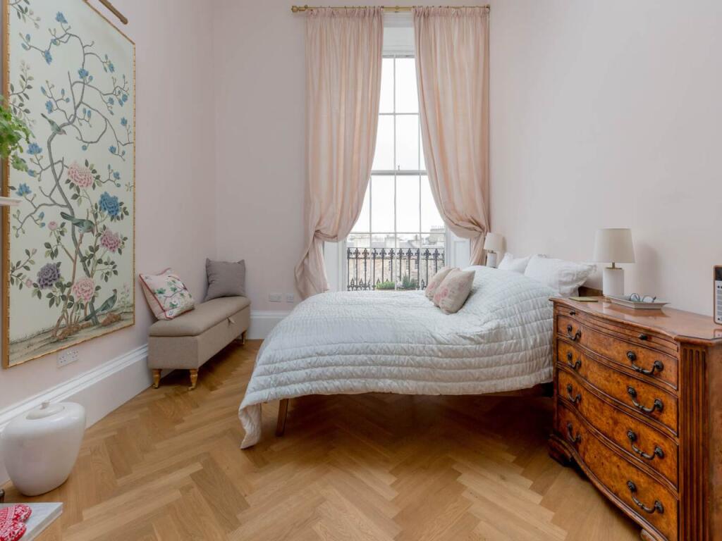 62660_Drummond_Place
