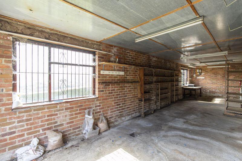 Tandam Garage / Workshop