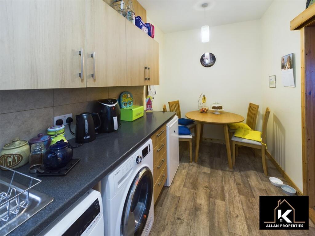 Kitchen/Dining