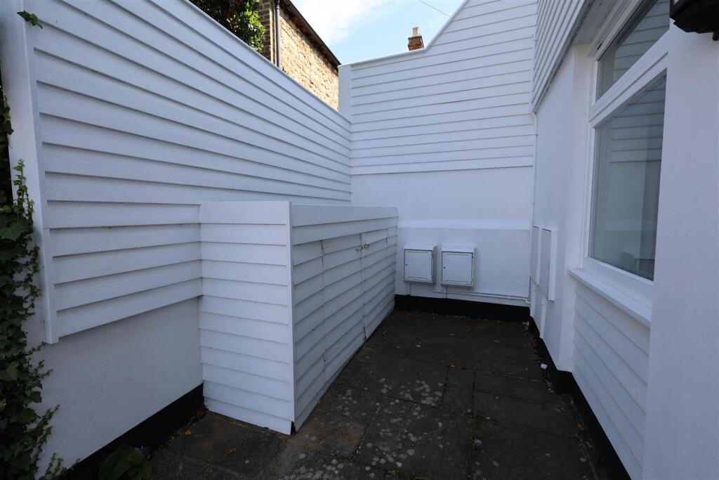 BIN STORE