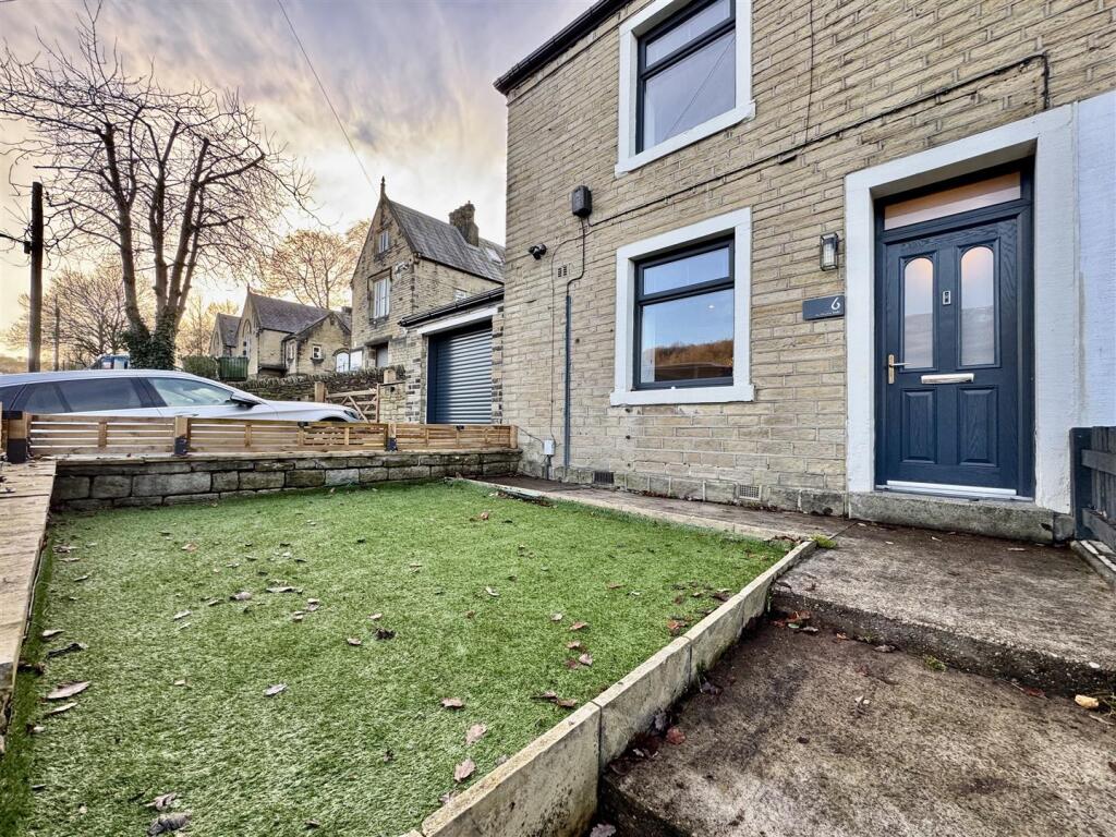 EXTERNAL, FRONT &amp; DRIVEWAY