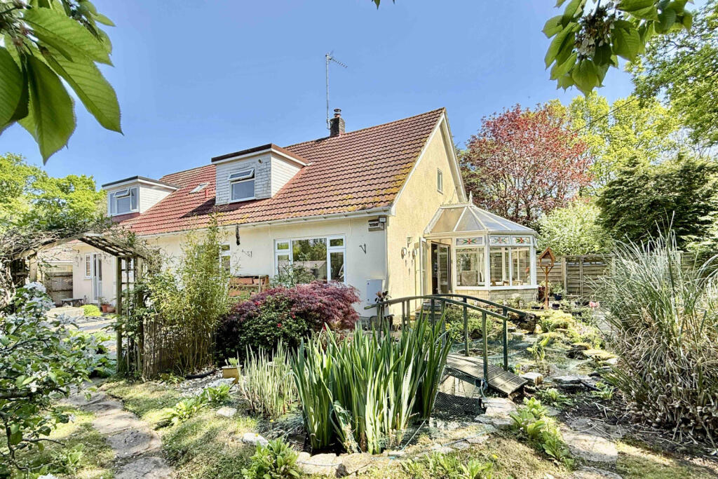 4 Bed Chalet House