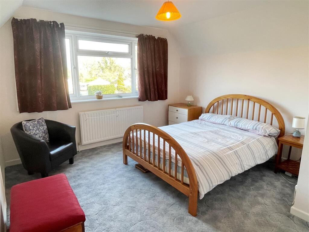 Bed 3.JPG