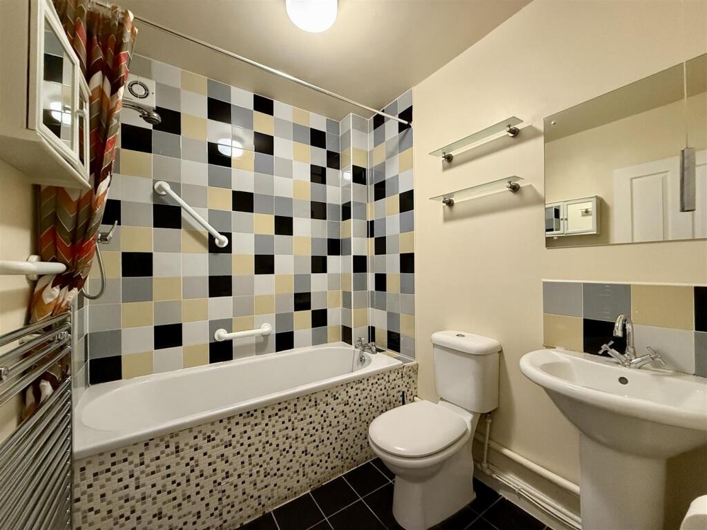 9 Bathroom