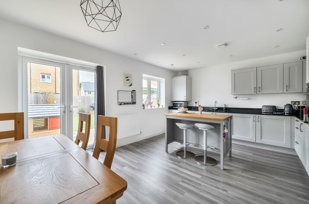 1340422-10-68a35b...