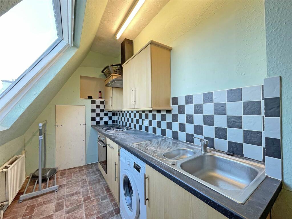 North Road East 94 kitchen.jpg