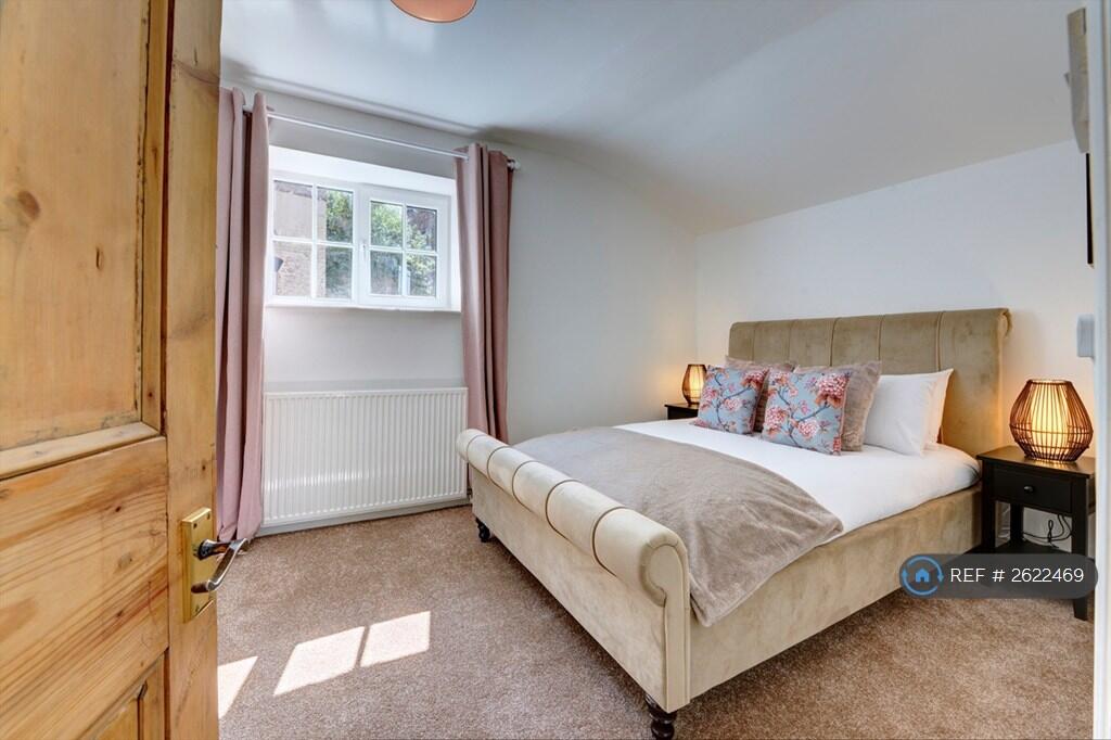 Bedroom 1 (Double)