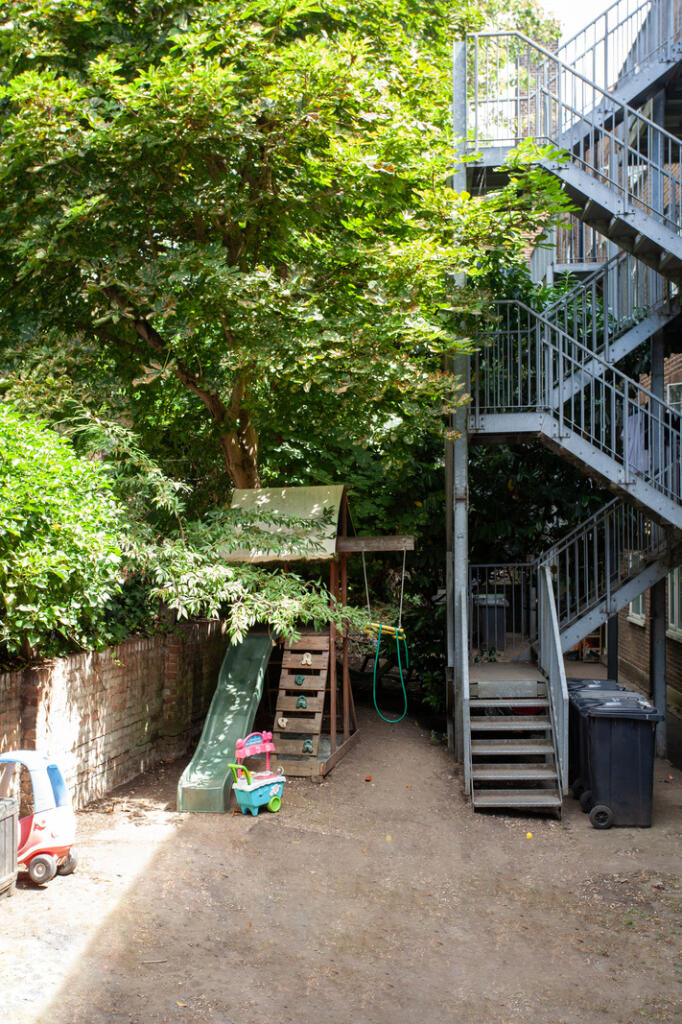 298017 - LeeHighRoad_KElliott_038.jpg