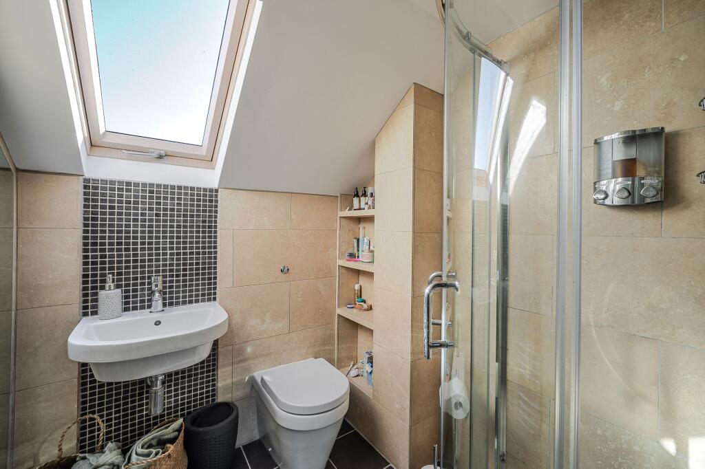 EN SUITE
