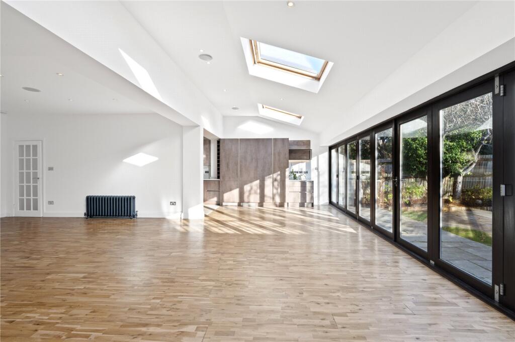 Kitchen/Dining/D'ing