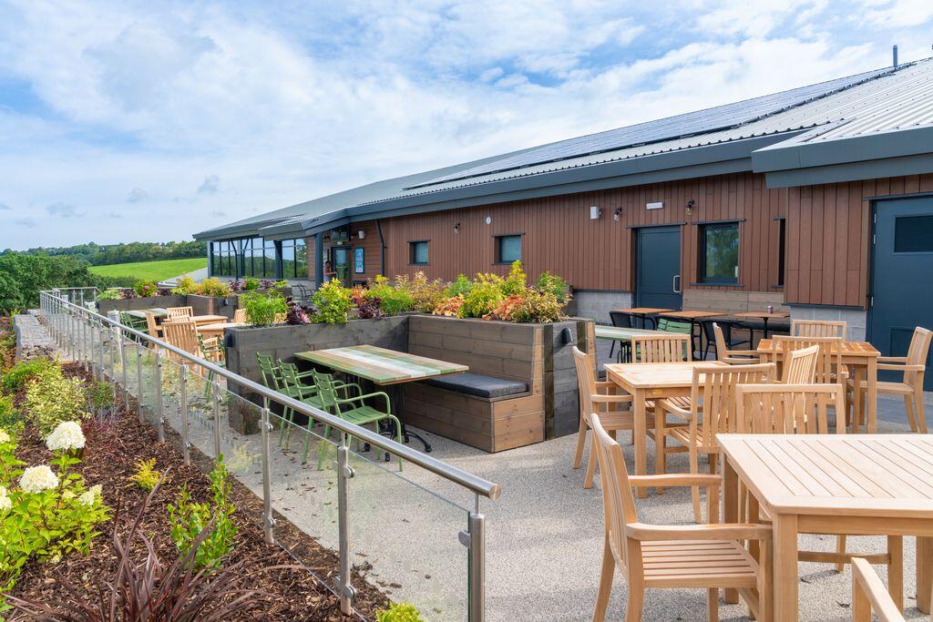 2023 Devon Hedley Wood External Outdoor Dining Ter