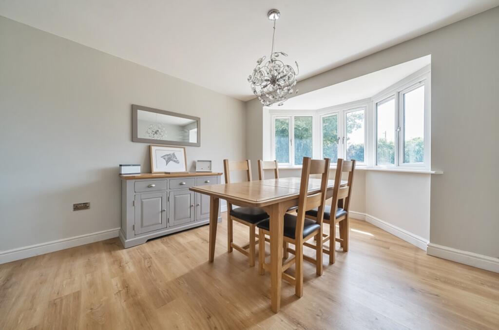 1306754-15-684c58e7d93e3