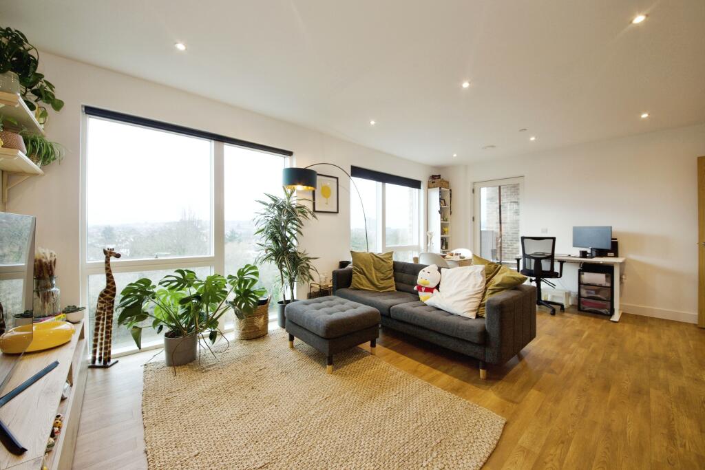 Lounge Area (1)