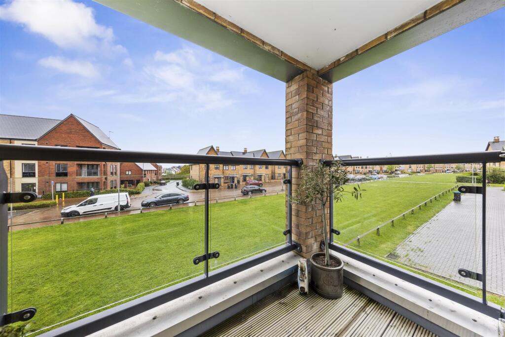 Flat14,327BarrosaWayWeb15.jpg