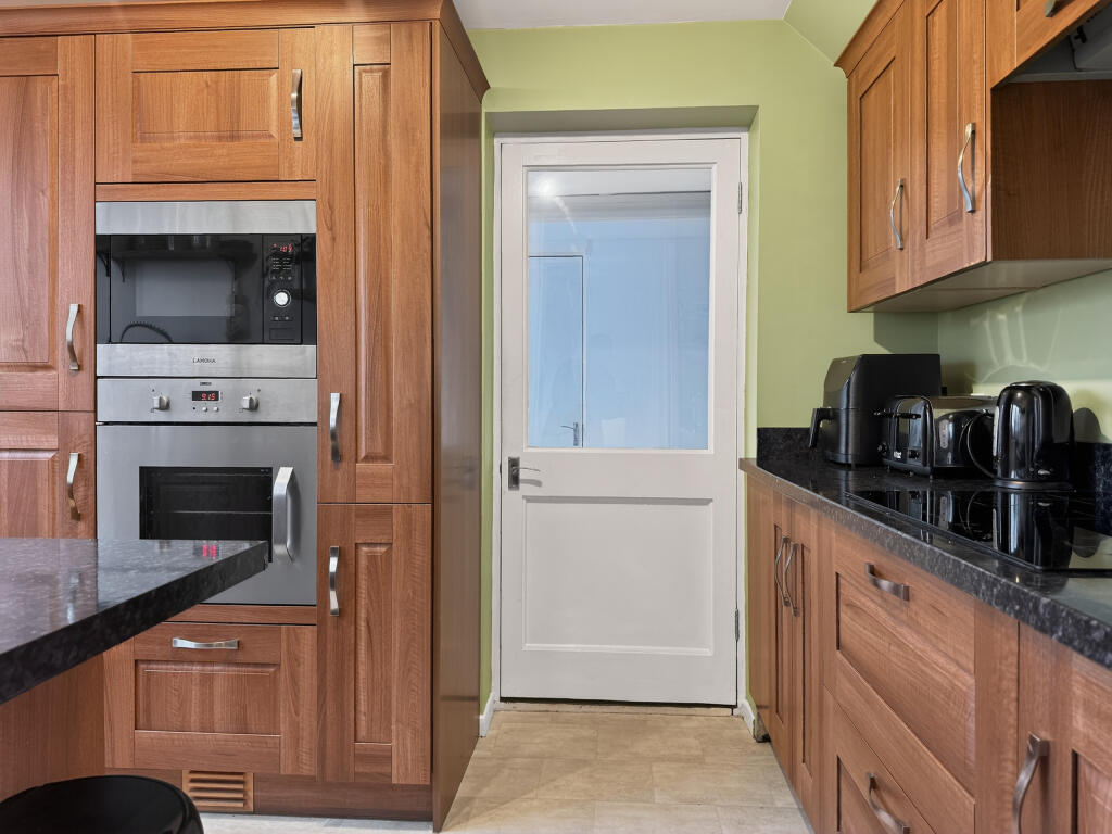 Modern Fitted Kitchen