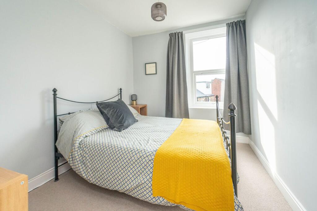 THREE DOUBLE BEDROOMS AND BATHROOM