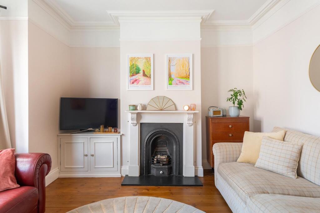 1I1RSE - Living Room A.jpg