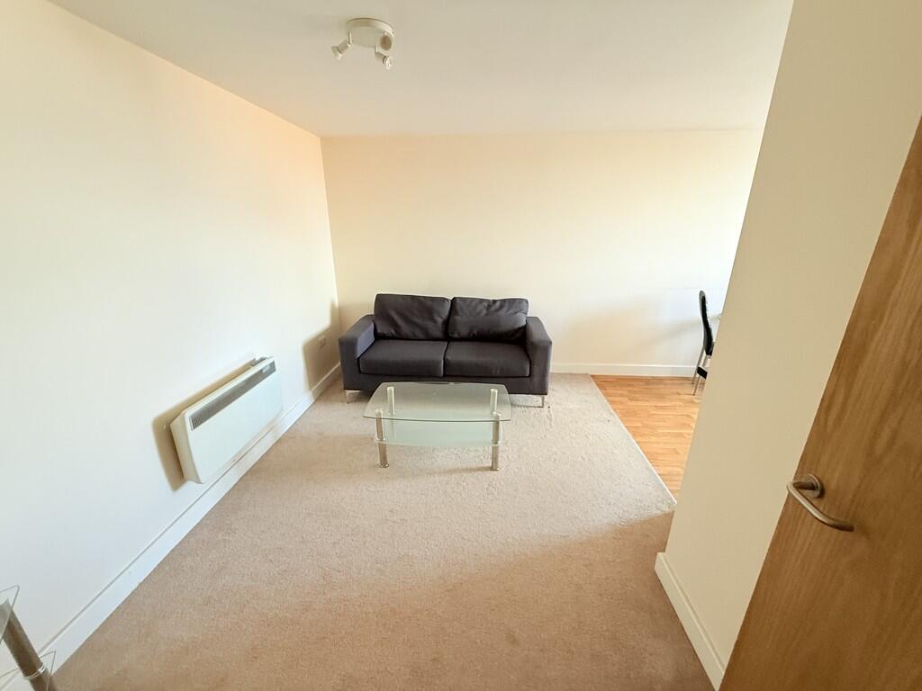 Living room Pic 1