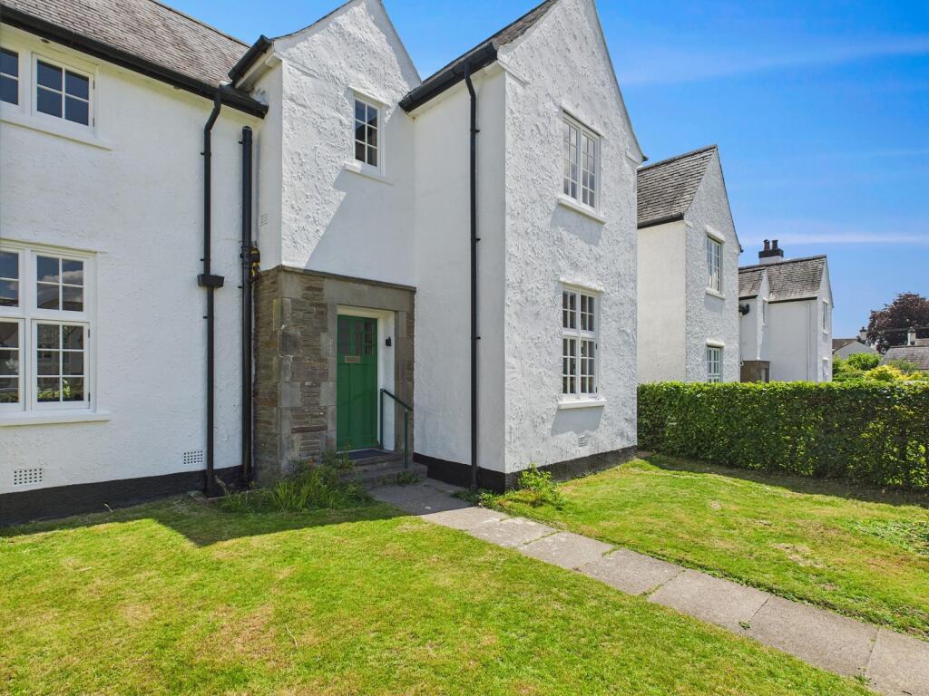 Front Garden &amp; Entrance