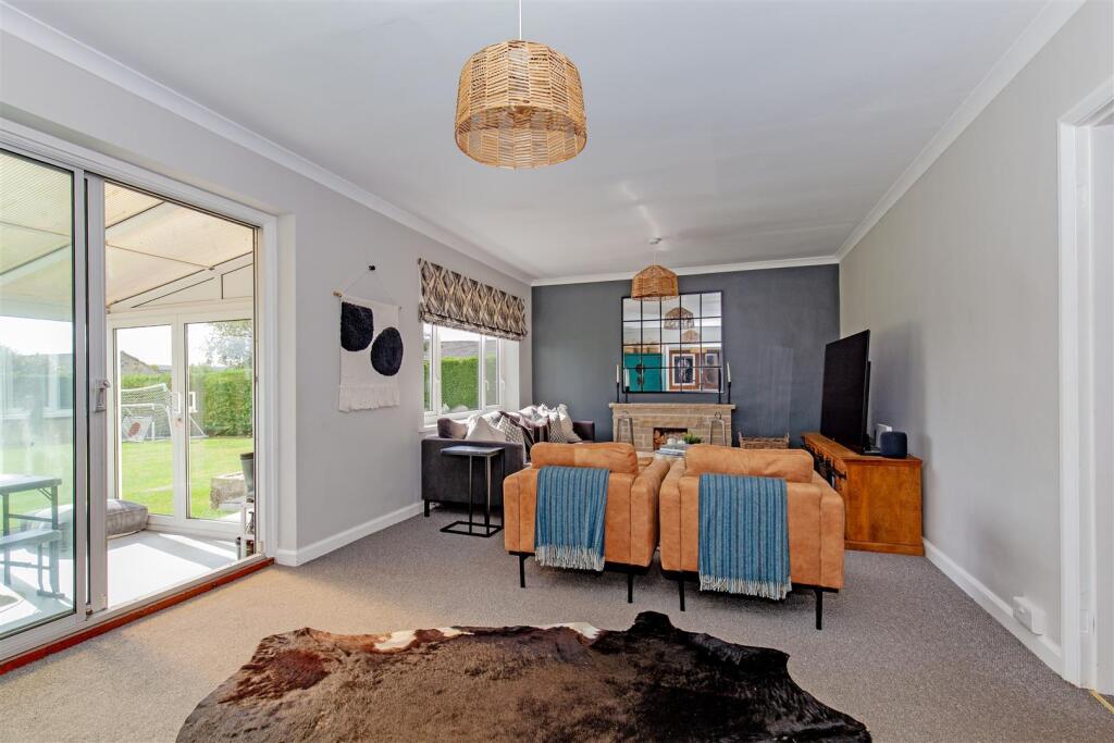 Reception Room-1.jpg