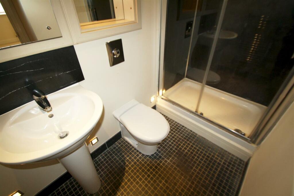 Ensuite.jpg