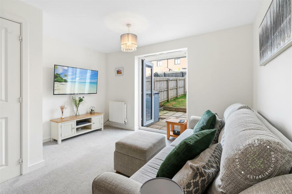 Rees Drive, HernCrabtree (12).jpg