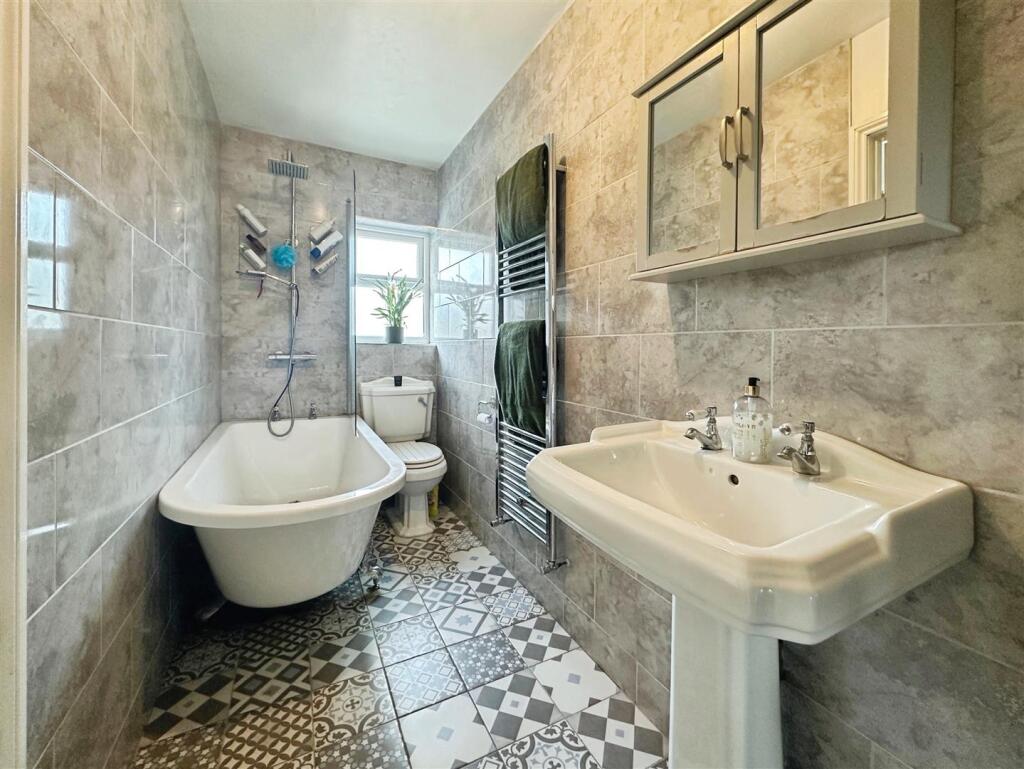 37bfd23d--400A-84EC-6E9084BE797B-61268-000013EEF0D