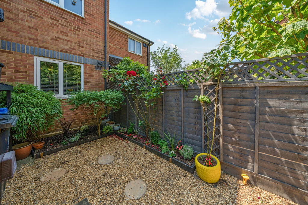 1303840-5-684c132...