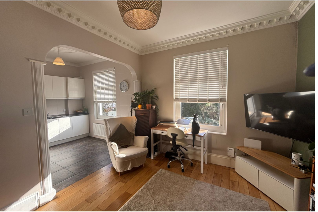 Lounge / Kitchen