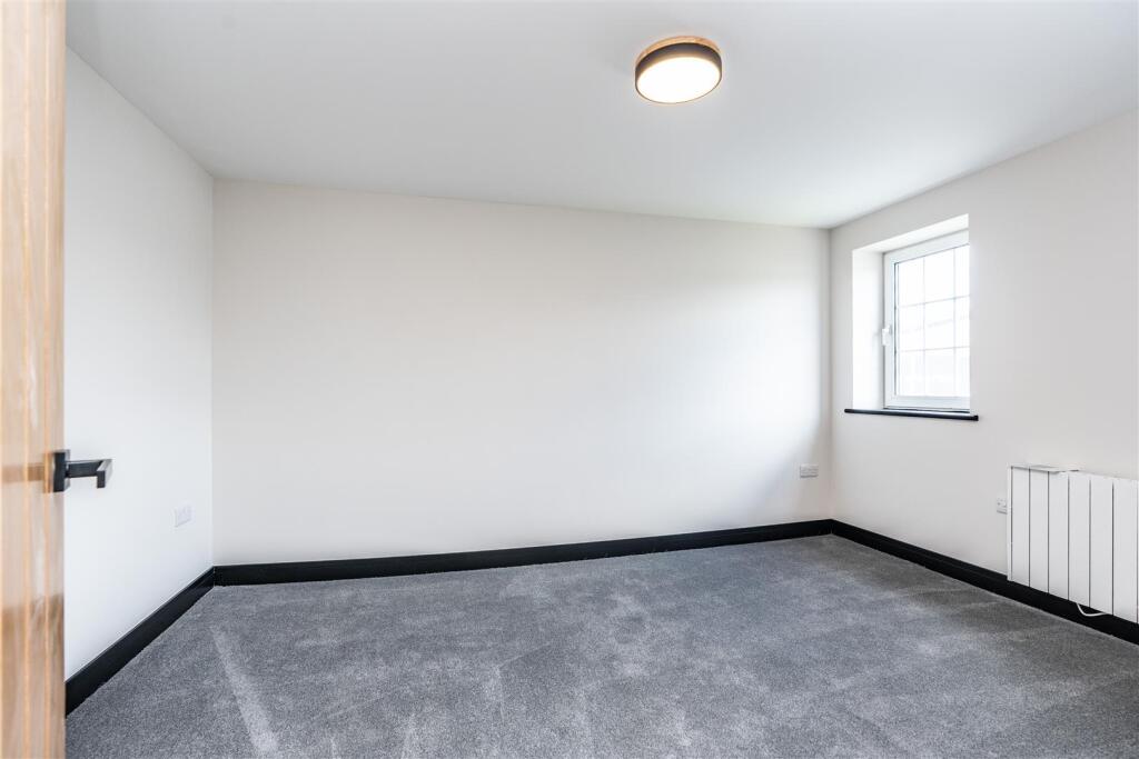 Flat 6 (8).jpg