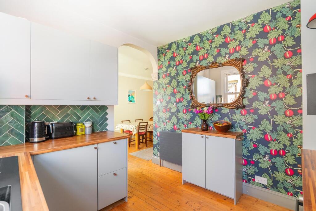 1A1SBR - Kitchen A.jpg