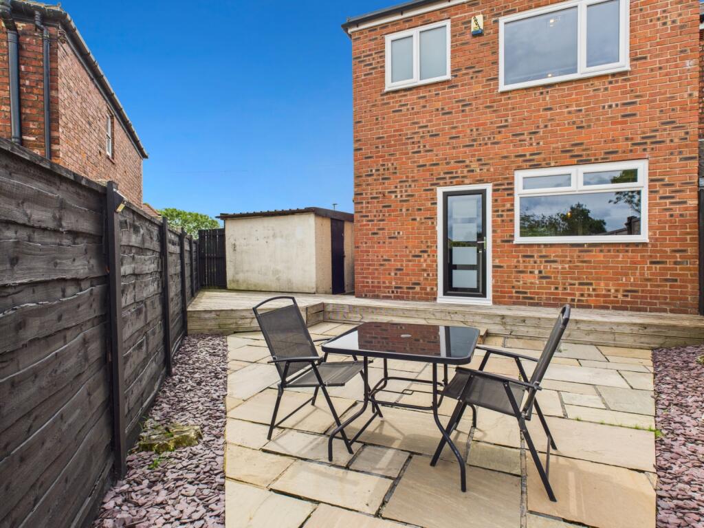 CAM03729G0-PR0102-STILL017