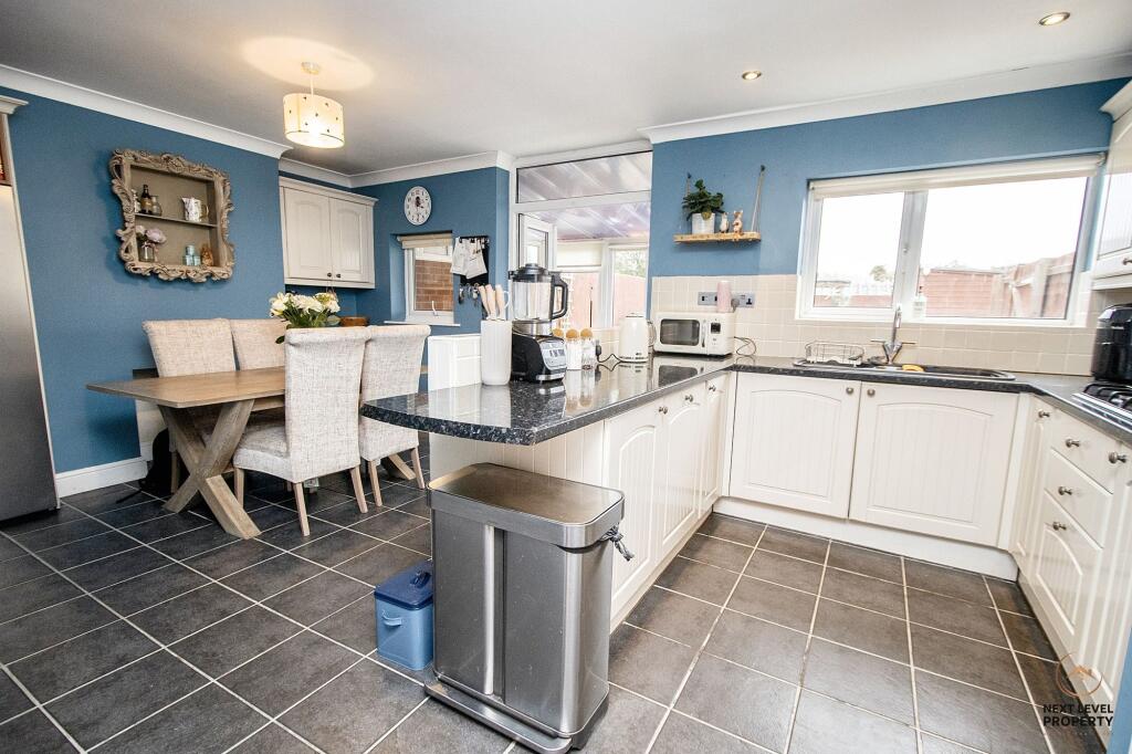 Kitchen &amp; Dining Area