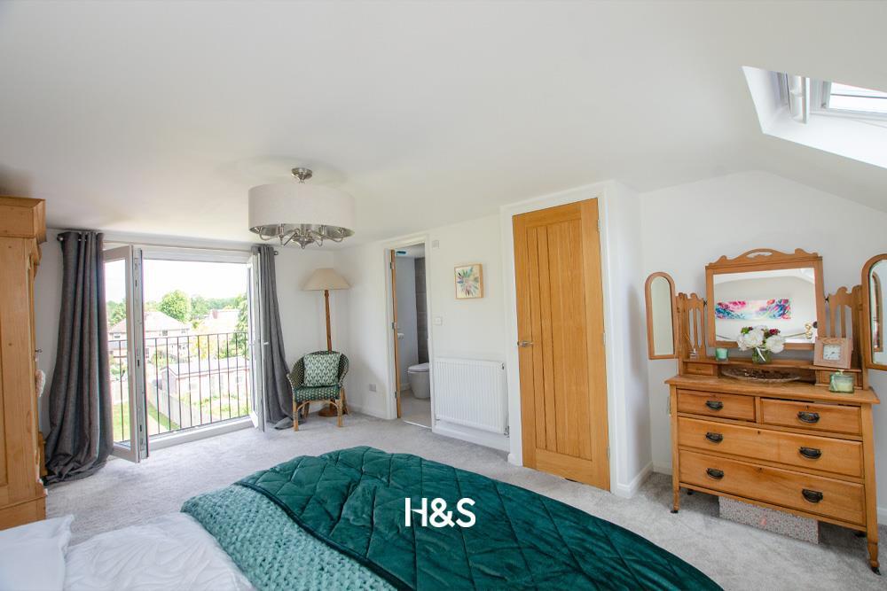 103 cropthorne road - master.jpg