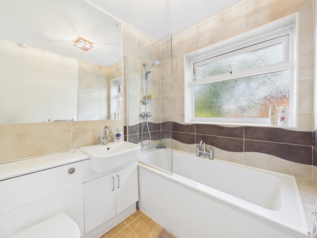 CAM05192G0-PR0129-STILL015