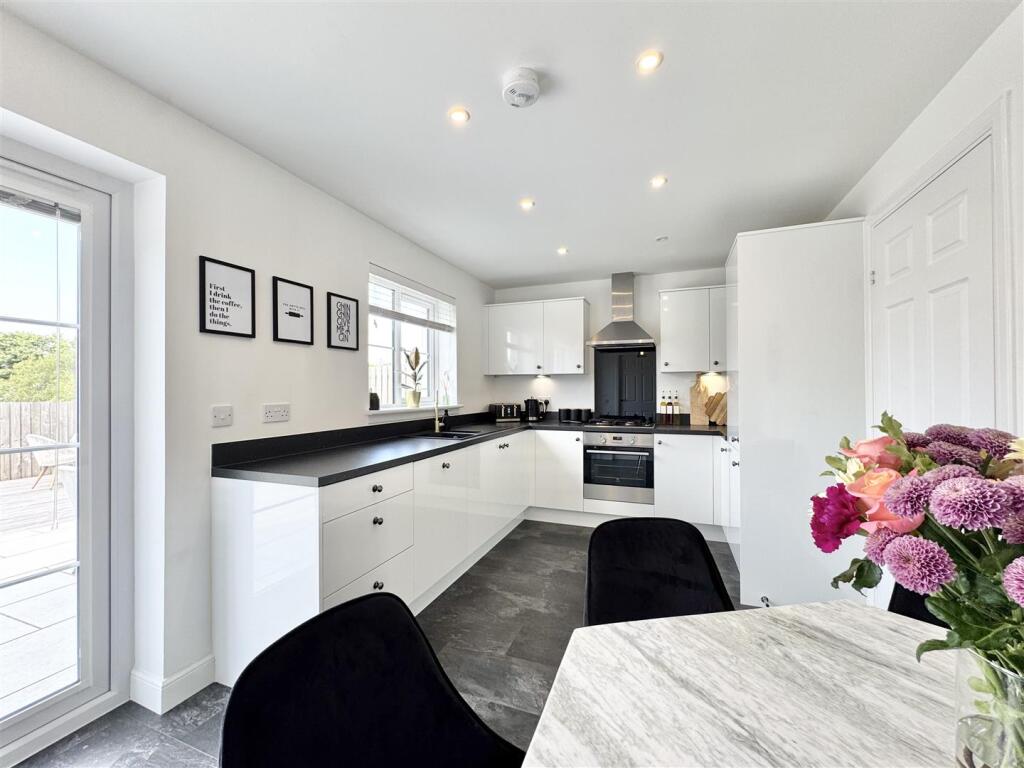 Kitchen/Dining