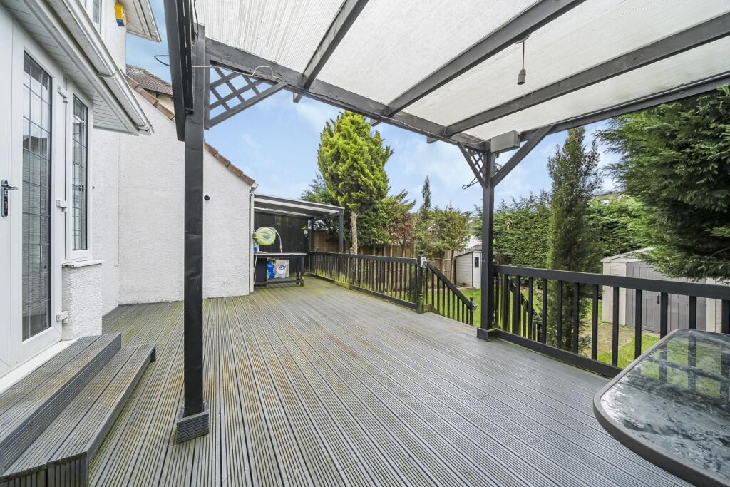 Decked Dining Area and Outdoor Kitchen