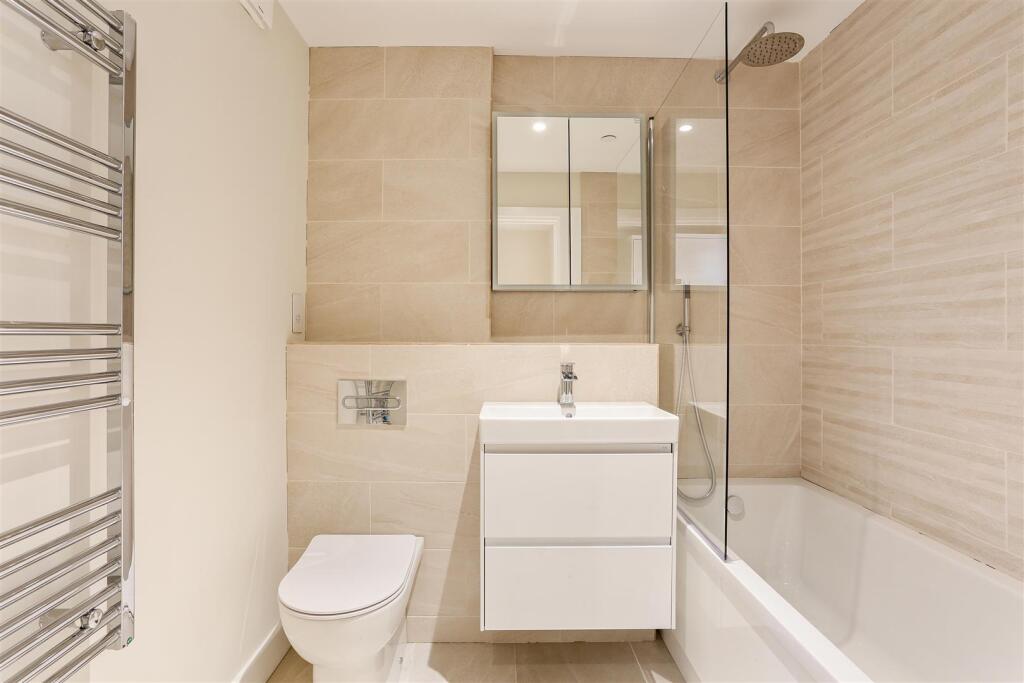 1469541018 - Campbell House, High Steet, KT1719.jp